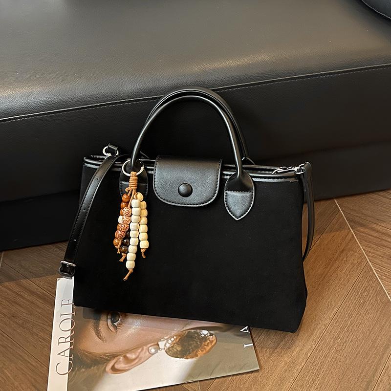 

Premium sense large-capacity bag women s bag new niche commuter texture oblique span bag chain dumpling bag