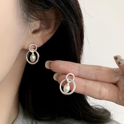 Elegant Faux Pearl Hoop Earrings for Women - Versatile Fashion with Exquisite Design