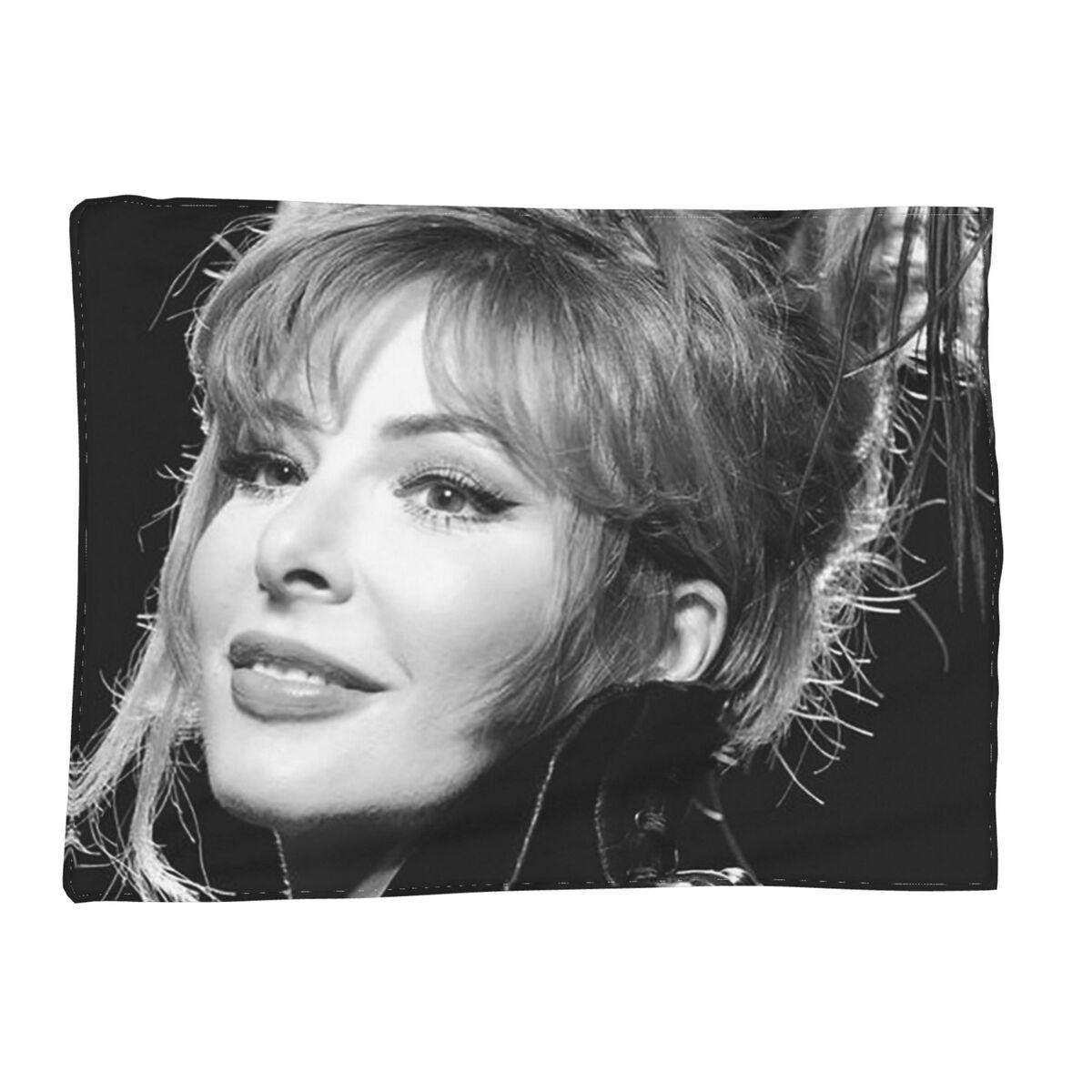 

Mylene Farmer Personalized French Singer Blankets Soft Warm Flannel Throw Blanket Plush for Bed Living room Picnic Travel Couch 80x120cm
