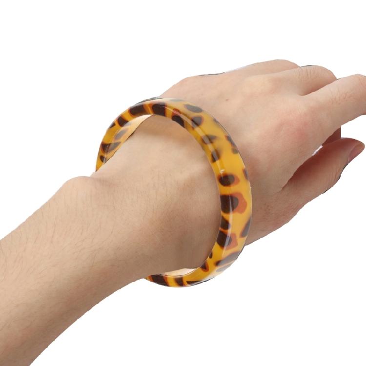 Classy Leopard Mottled Bangle Elegant Resin Bracelet Classical Leopard Mottled Bangle Jewelry for Beach Dancing