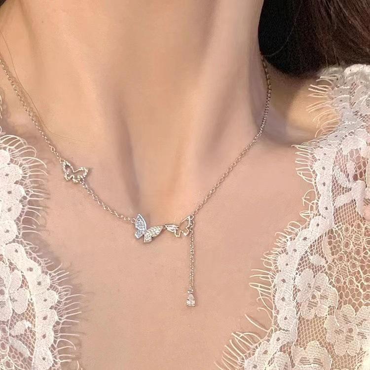 Butterfly Flirting Tassel Butterfly Necklace Simple Light Luxury Niche Design High-end Sensual Collarbone Chain