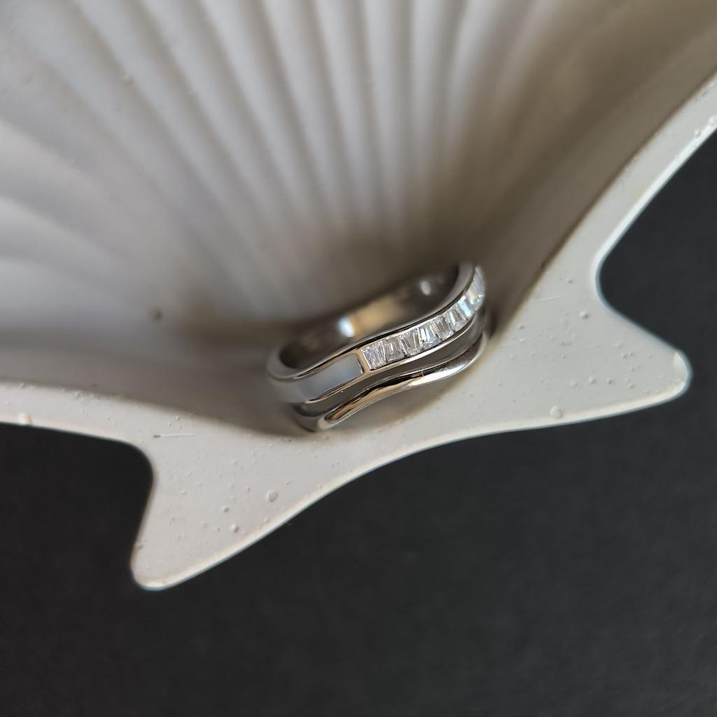 Silver Ring with Natural Cubic Zirconia, Mother-of-pearl, Product Weight 3 G (2185819)