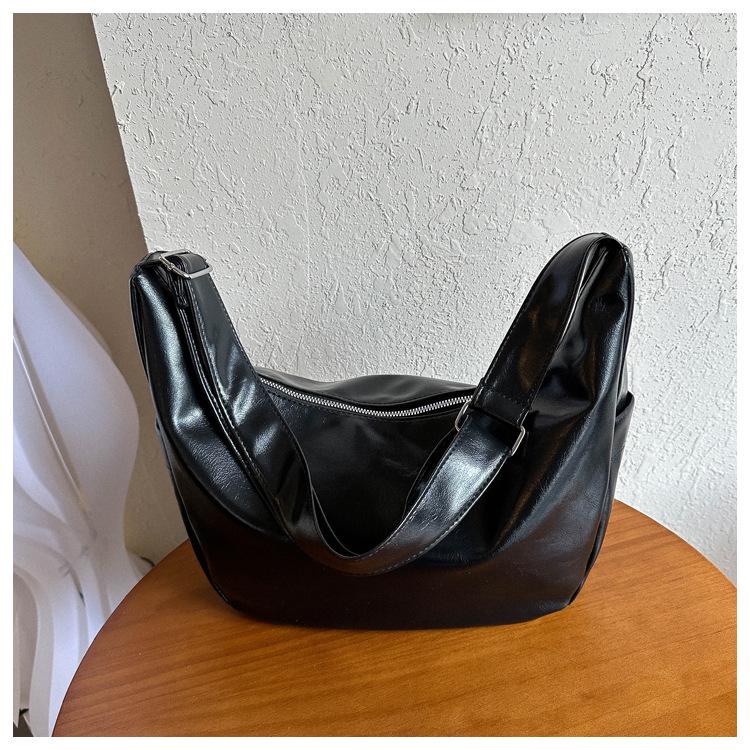 Korean Style Large Capacity Retro Dumpling Crossbody Bag - Trendy Single Shoulder Design