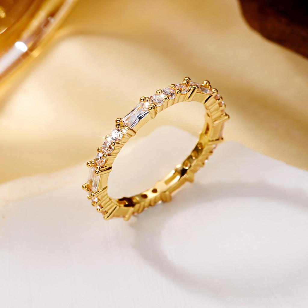 Dainty Inlaid Zircon Ring For Women Gold Plated Round CZ Crystal Copper Finger Ring Party Wedding Daily Wear Minimalist Jewelry