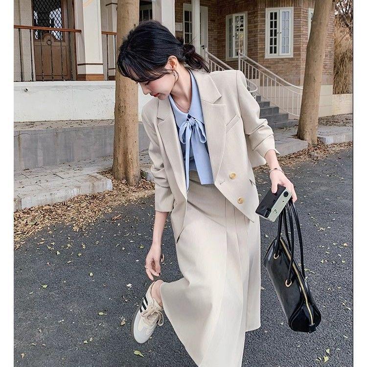 Korean-Style Elegant Women's Beige Blazer & A-Line Skirt Set for Early Spring 2026