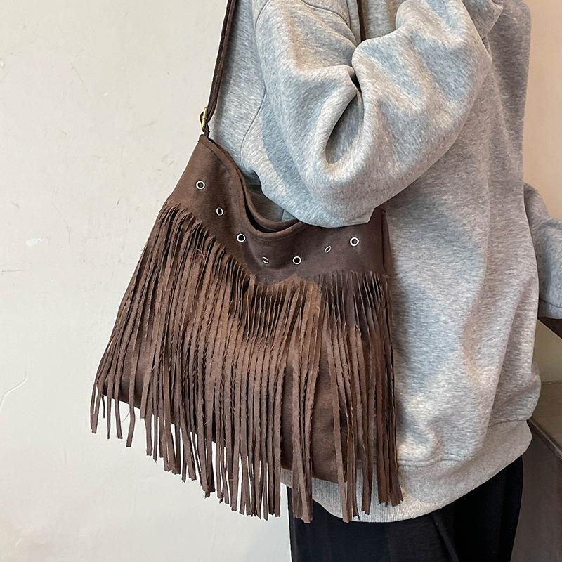 

Большая вместительная сумка, новая модная сумка через плечо для женщин, модная универсальная сумка на одно плечо с кисточками