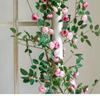 Hochwertige künstliche Rosenranke für florale Wanddekoration