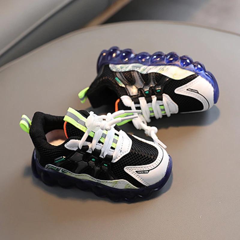 Breath Man Sneakers Comfort Versatile Girl Shoes Flash Lights Daily Girl Sneaker Thick Soled Mesh Child Shoe Classic Casual Shoe