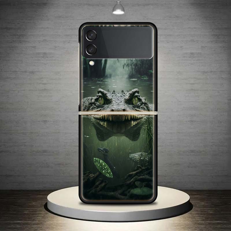 Crocodile Animal For Samsung Galaxy Z Flip 6 5 4 3 5G Phone Case Black Hard Cover ZFlip 6 5 4 3 Shockproof Bumper Coque