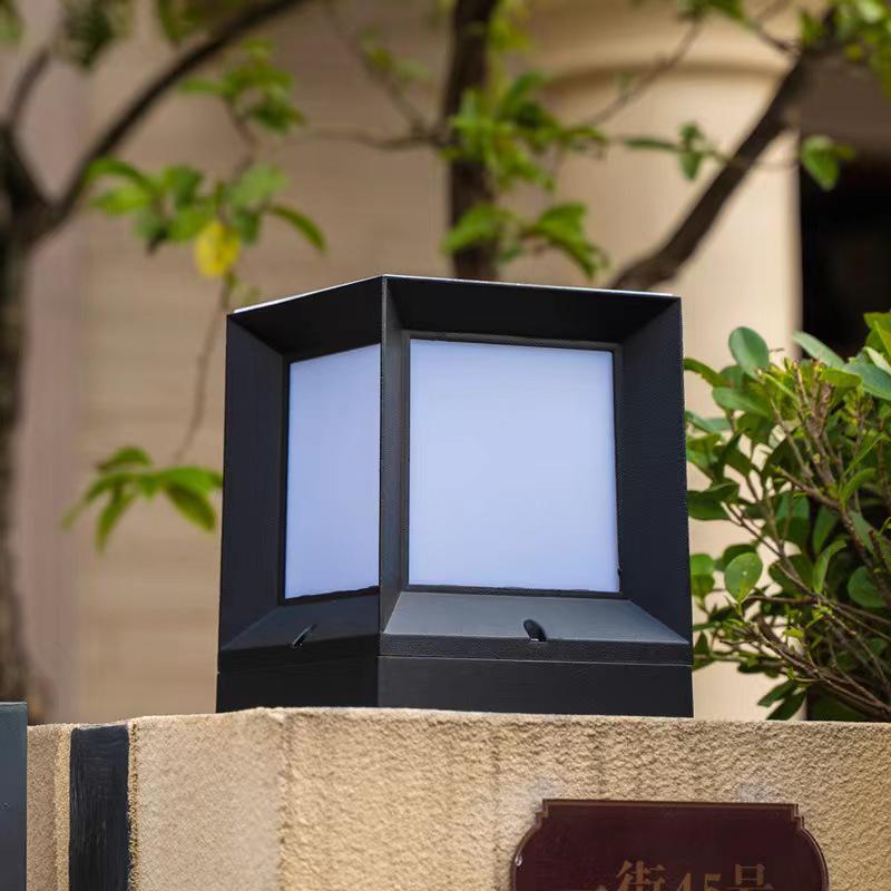 Minimalist Solar Waterproof Outdoor Gate Post Light for Gardens and Courtyards