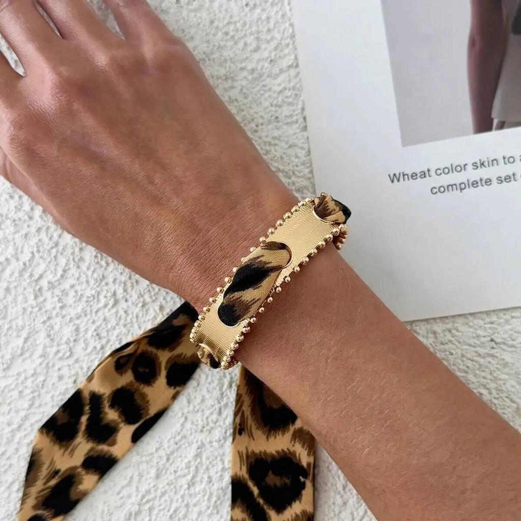 IngeSight.Z 4 Farben Klassisches Retro-Leopardenmuster Schalband Verstellbares Breites Armband Hip Hop Metall Offener Armreif Armreifen Schmuck