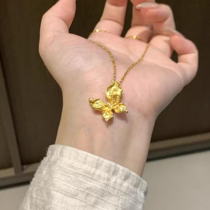 Fine AU750 Gold Jewelry Butterfly Pendant Charm 18K Jewelry Fashion with Moissanite Custom Jewelry Gold Necklace Women Girl Gift