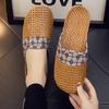 Linen slippers summer breathable rattan straw mat woven flat bottom men's and women's spring and autumn European indoor cool slippers small daisies