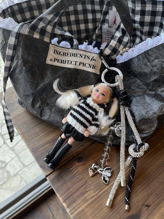 Sophiamor Beautiful doll keychain_black