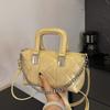 Casual retro diamond embroidered thread bag, new pillow bag, fashionable versatile handbag, shoulder messenger bag.