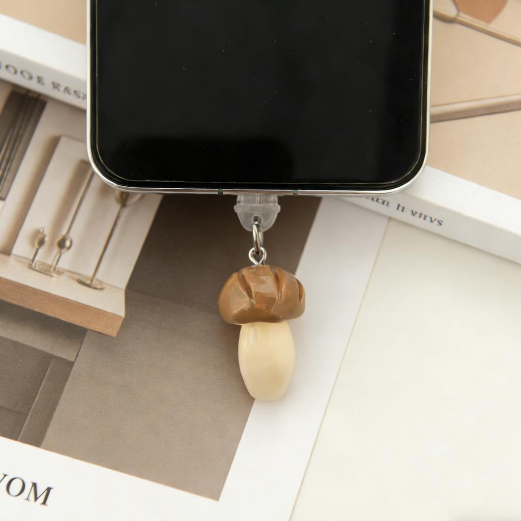 Three-Dimensional Simulated Mushroom-Shaped Phone Dust Plug, Dust-Proof and Does Not Damage the Interface. Suitable for Mobile Phones
