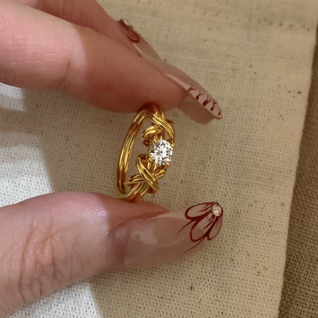 

Vintage Antique Medieval Cross Strap Ring Inlaid Zircon Wedding Ring Knot Light Luxury Niche Premium Ring 2026 no. 6