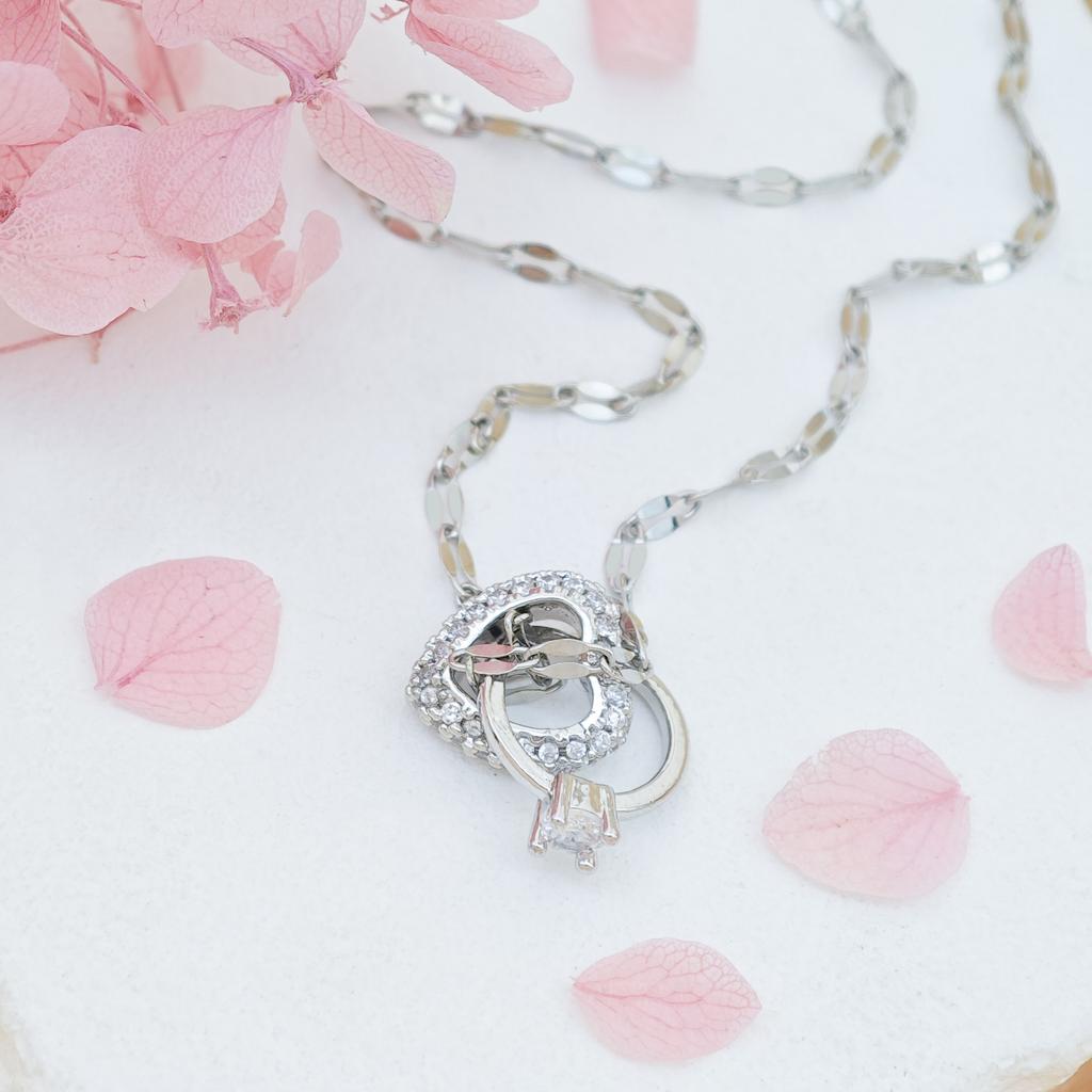 Women Interlocking Heart Ring Pendant Necklace Inlaid Zircon Fashion Love Necklace Valentine's Day Jewelry Gift