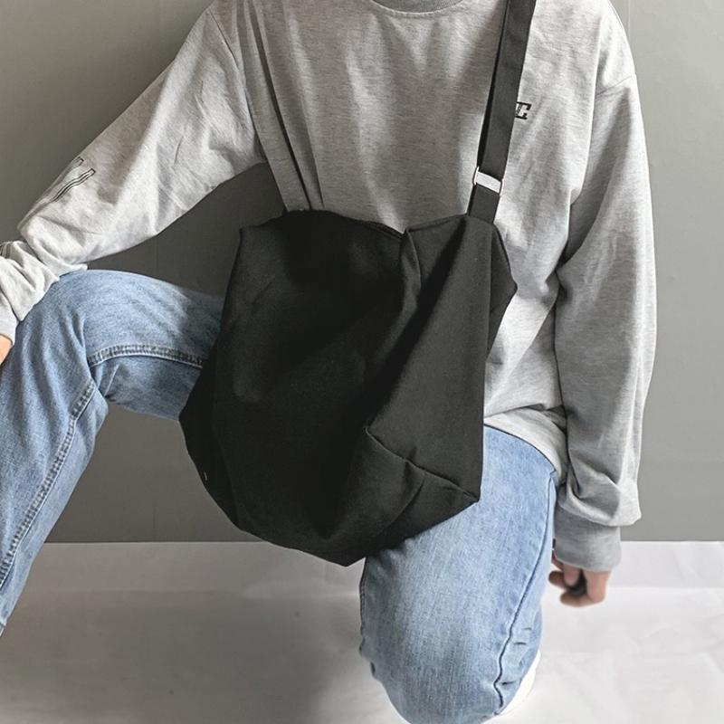 Black Lazy Style Canvas Bag for Male and Female Students Large Capacity Book Carrying Simple and Versatile Canvas Bags