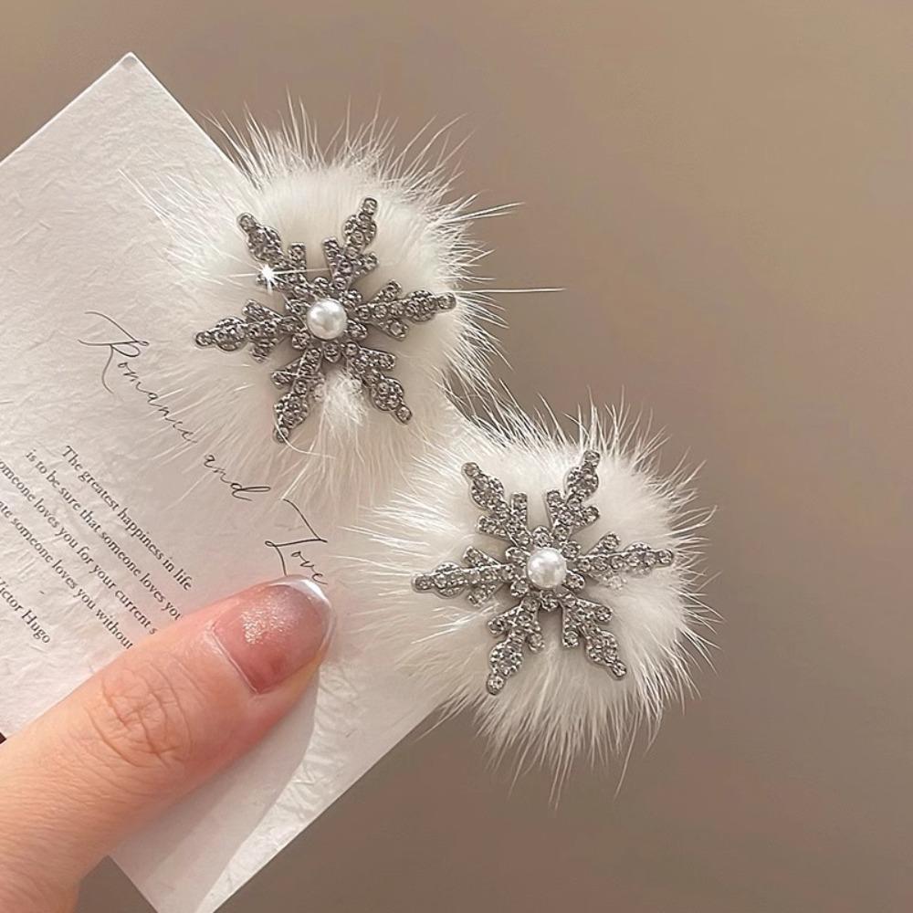 2PCS Pearl Plush Snowflake Hair Clips Bow Duck Down Clip  Party Hair Accessories
