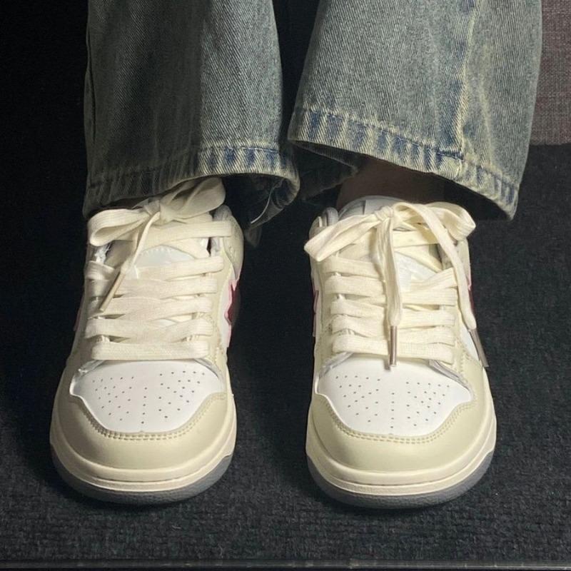 Dopamin-Creme Stern-Board-Schuhe Damen neue Retro kleine weiße Schuhe Plateau vielseitige Freizeitschuhe Kinder