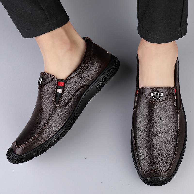 Fashion New Arrival Men Loafers Male Fashion Casual Leather Shoes Handmade Moccasins Breathable Mens Driving Shoes Comfort Slip on Flats