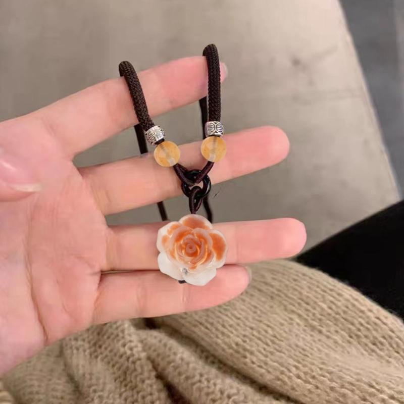 Kwiatowy naszyjnik na obojczyk z wisiorkiem kamelii Stylowy pleciony sznurkowy naszyjnik z kamelią Biżuteria dla kobiet Dziewczyny
