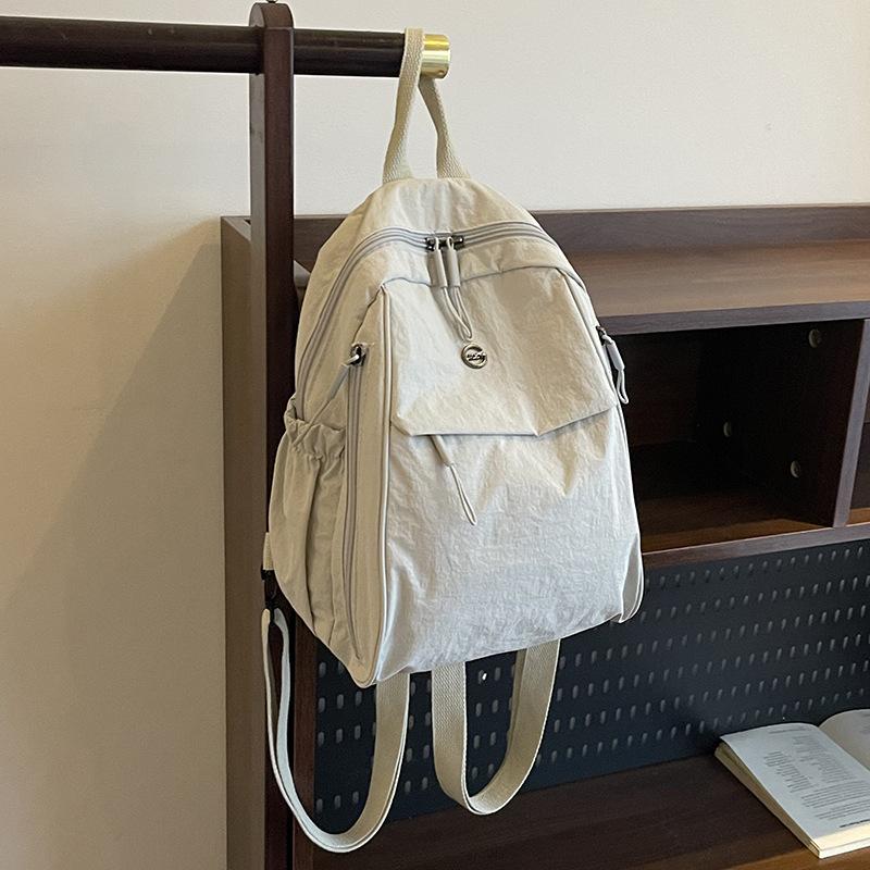 This Is A Lightweight, Versatile and Fashionable Small Backpack for Women. It Can Be Carried Diagonally During Commutes, Outings and Leisure Trips