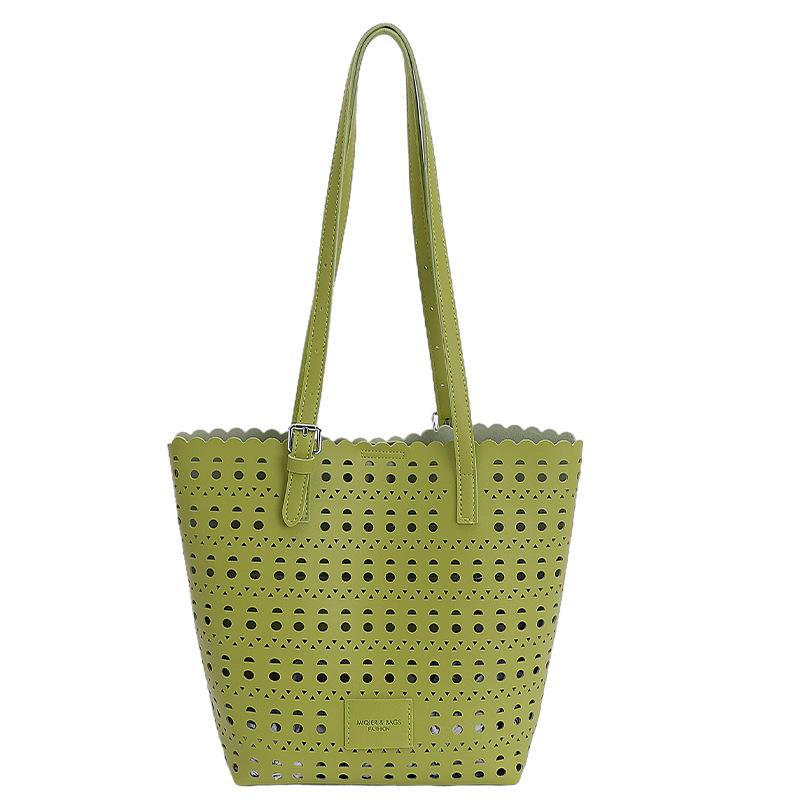 Hollow large-capacity mother and child tote bag women's new shoulder bag contrasting color retro commuter shoulder bag