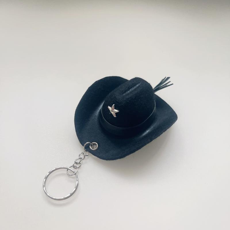 Stylish Western Cowboy Hat Keychain Pendant Durable Polyester Keyrings Portable Bag Keychains Decoration For Men Women Gift