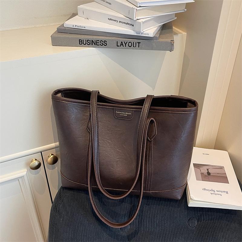 Large capacity bag women's new casual retro shoulder bag fashion class commuter bag tote bag