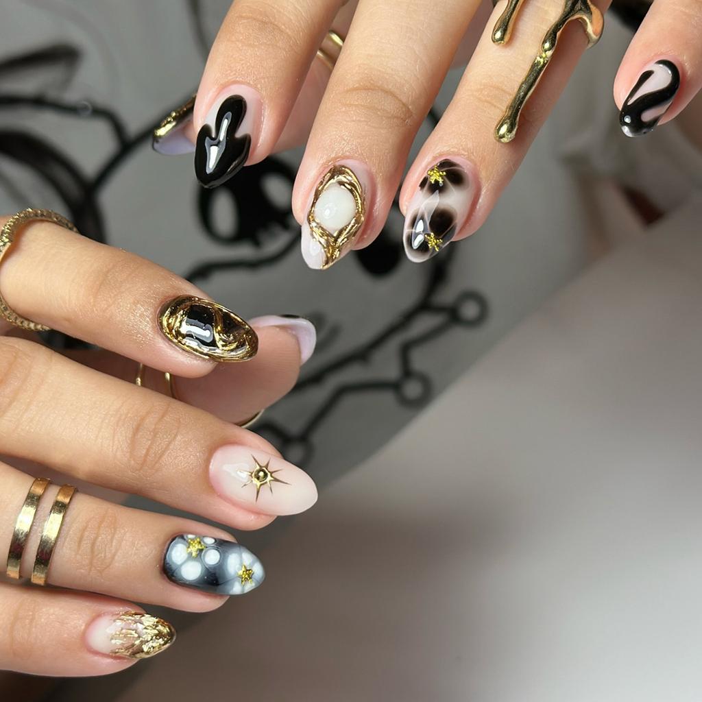 24PCS Luxury 3D Golden Patterns Oval Press On Nails with Glue Simple Checkerboard Designs French Almond Fake Nails Wearable Nail