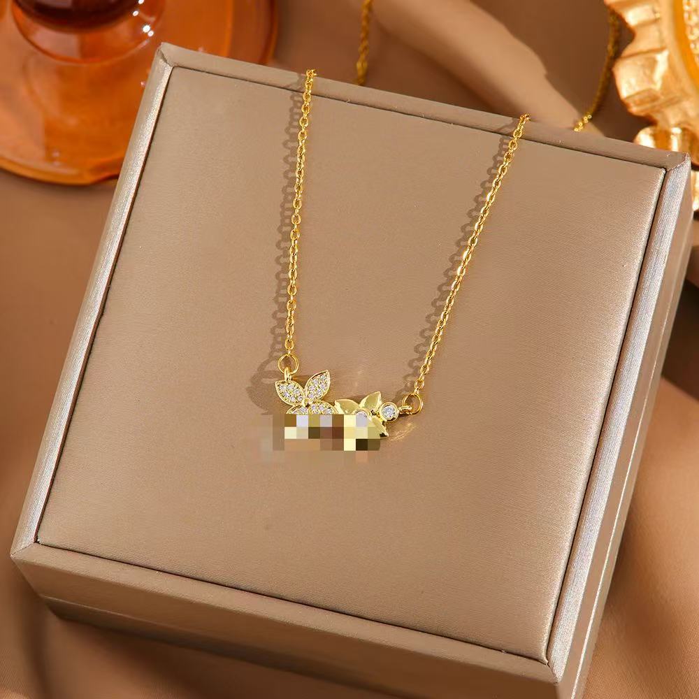 Four Leaf Clover Pendant Necklace For Women Fashionable Zircon Crystal Adjustable Chain Delicate And Versatile Jewelry