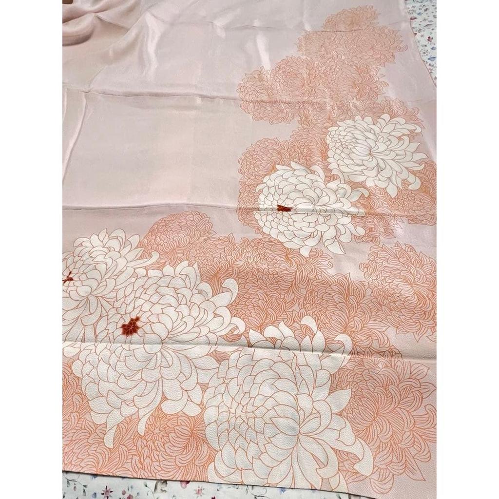 Used Bargain item Coral pink chrysanthemum lining with remaining cloth attached
