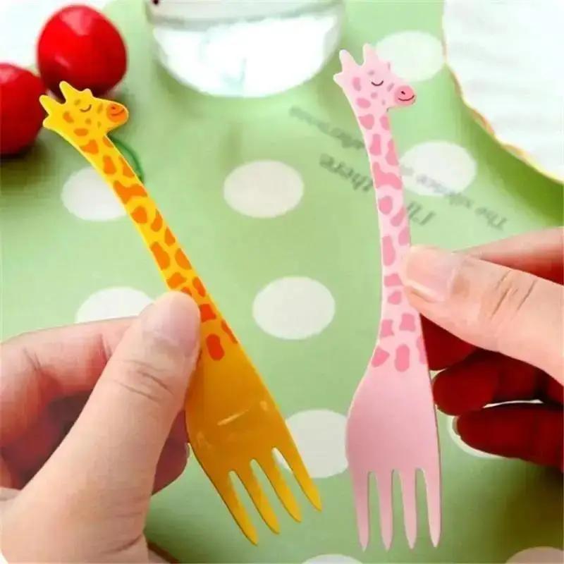12Pcs Animal Farm Mini Cartoon Children Tableware Kids Cake Salad Dessert Food Giraffe Fruit Fork Toothpick Random Colors