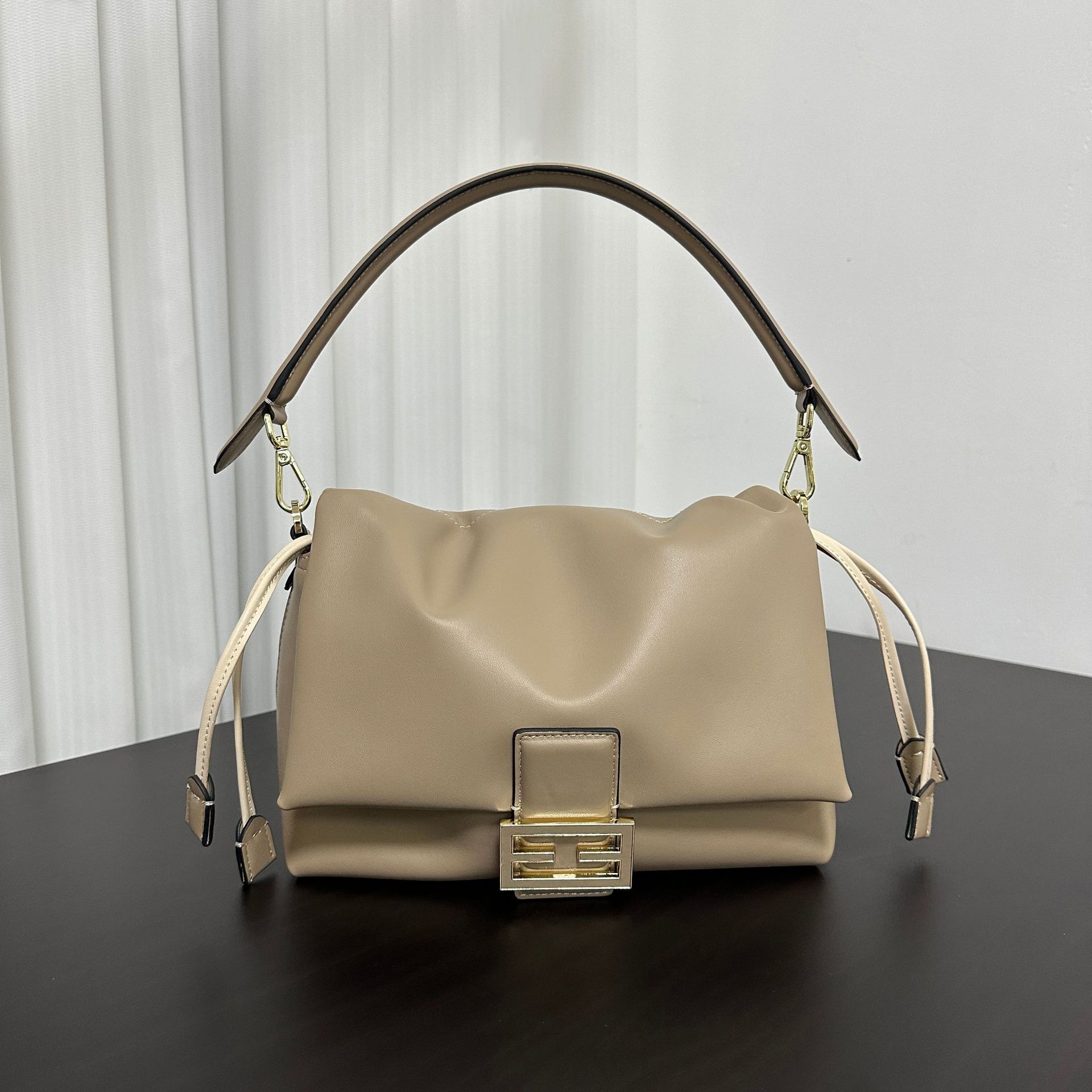 

Ленивый стиль, новая сумка из овчины с завязками под мышкой для женщин, большая вместимость, мягкая кожаная универсальная кожаная сумка через плечо, сумка-тоут 26.5x8.5x18cm серый