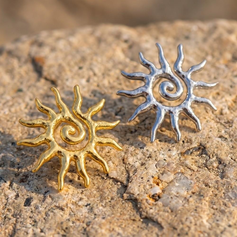 Unique Sun-shaped Flower Earrings Hollow Out Light Luxury Vintage Bohemian Earrings Elegant Stainless Steel Metal Stud Earrings