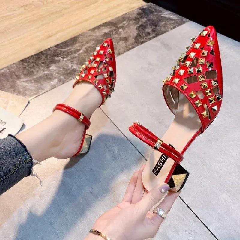 Fashion Outdoor With Medium Heels Sandals for Women Designer Anti Slip Hot Woman Shoes Summer 2025 Comfortable Luxury Vintage Pvc Sandal