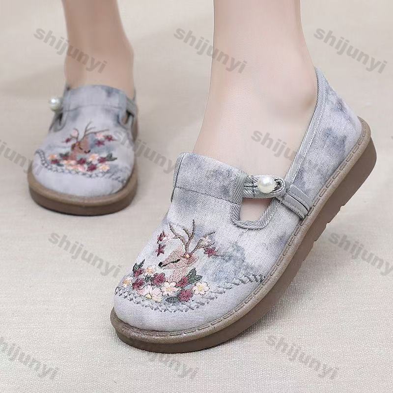 Fashion Women's Flats 2025 Spring Breathable Lightweight Comfortable Embroidery Casual Shoes Fashion Vintage Slip On Vulcanized Shoes