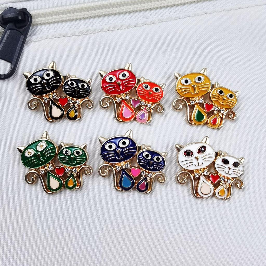 Cute Cartoon Cat Couple Brooch Set - Versatile Backpack Badge & Decorative Accessory