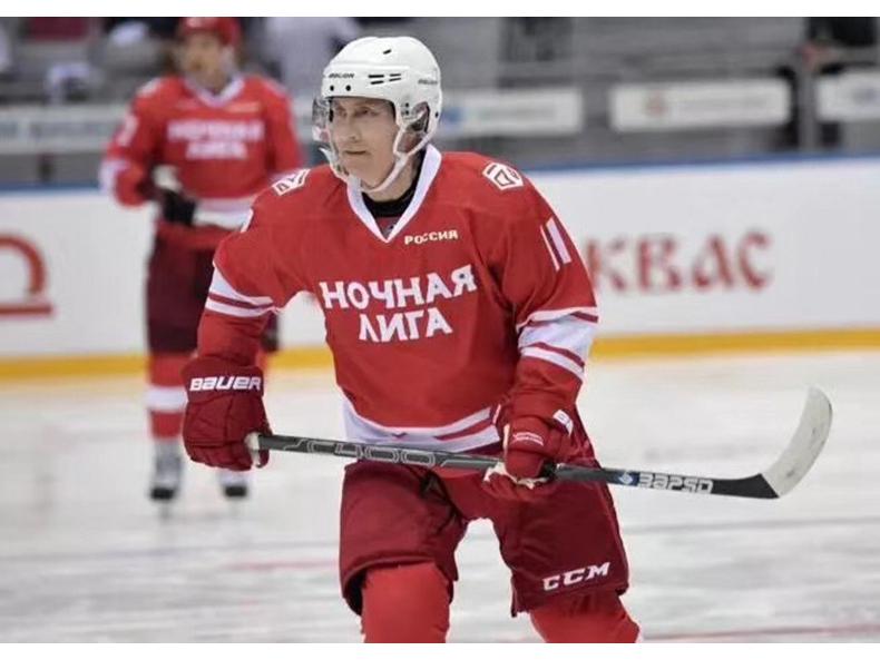 CCM Ice Hockey Helmet and Protective Gear Set 