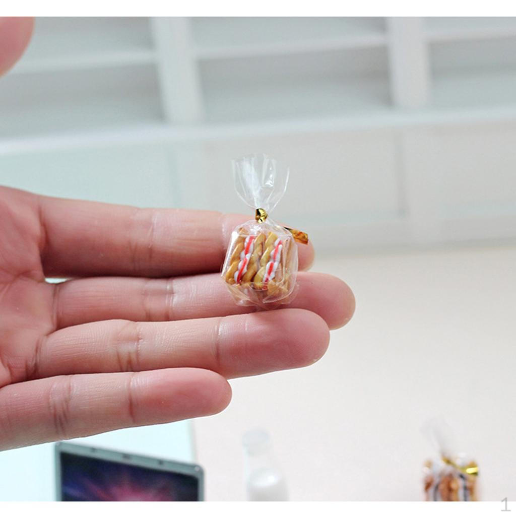 4pcs 1/12 Miniature Resin Biscuit Model Dollhouse Accessory Educational Toys
