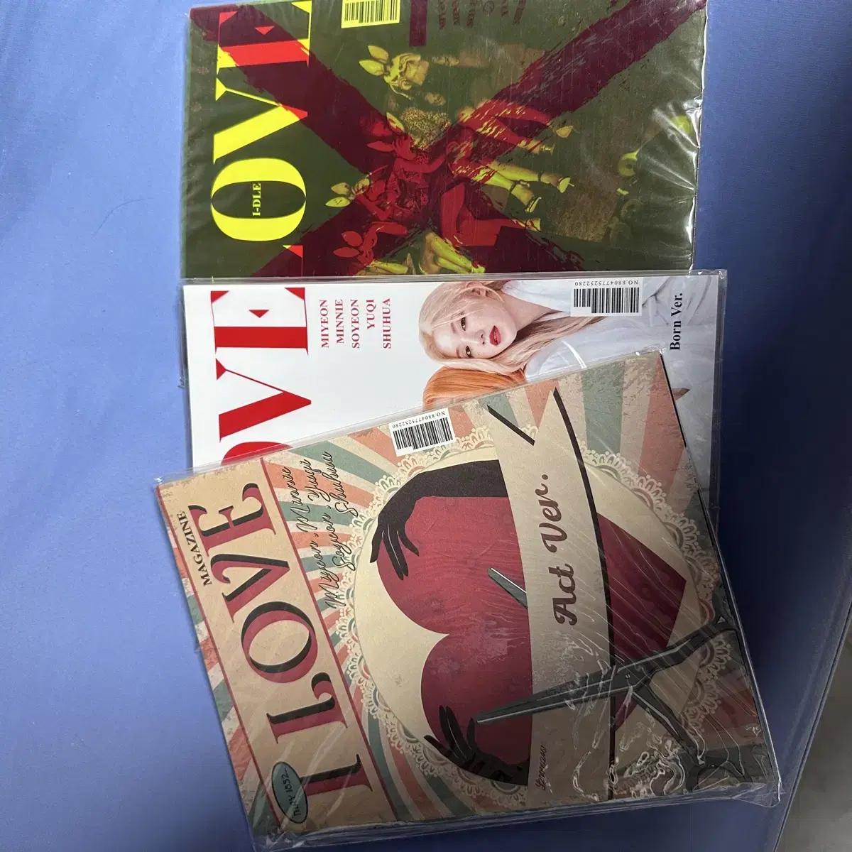 

Мы продаем запечатанный I Love от Gidle (я Люблю) Наборы альбомов