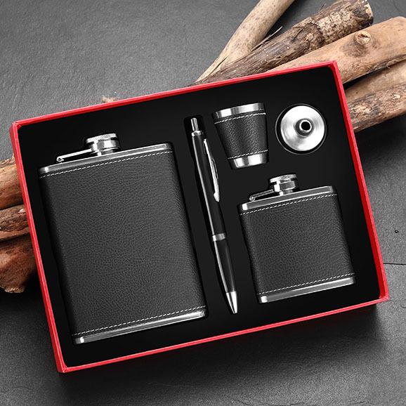 Portable Stainless Steel Leather-Covered Wine Flask for Outdoor Use