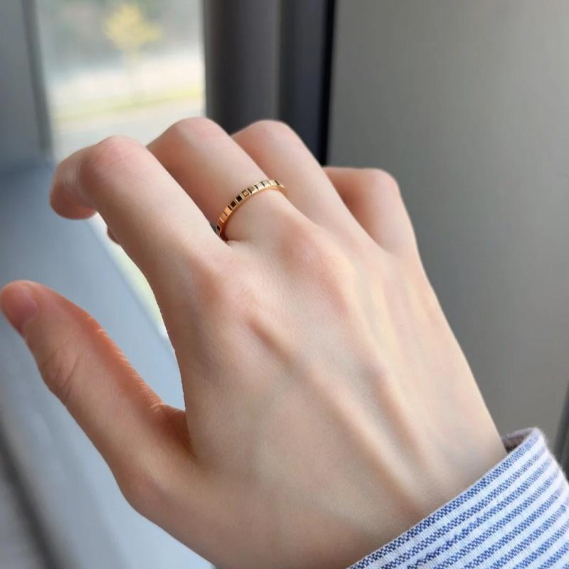 Xiaohongshu Trendy Ice Cube Ring for Women: Elegant, Minimalist, and Stylish Adjustable