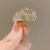 Elegant Pearl Brooch - High-End Minimalist Clothing Accessory