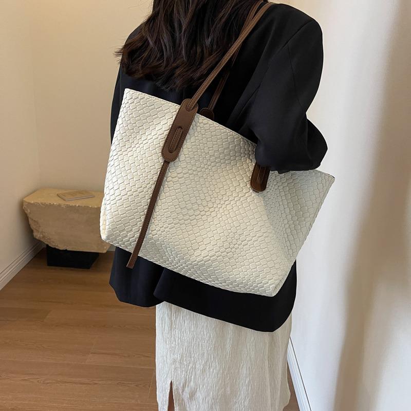 Premium texture tote bag women's new popular large-capacity fashion versatile commuter shoulder bag