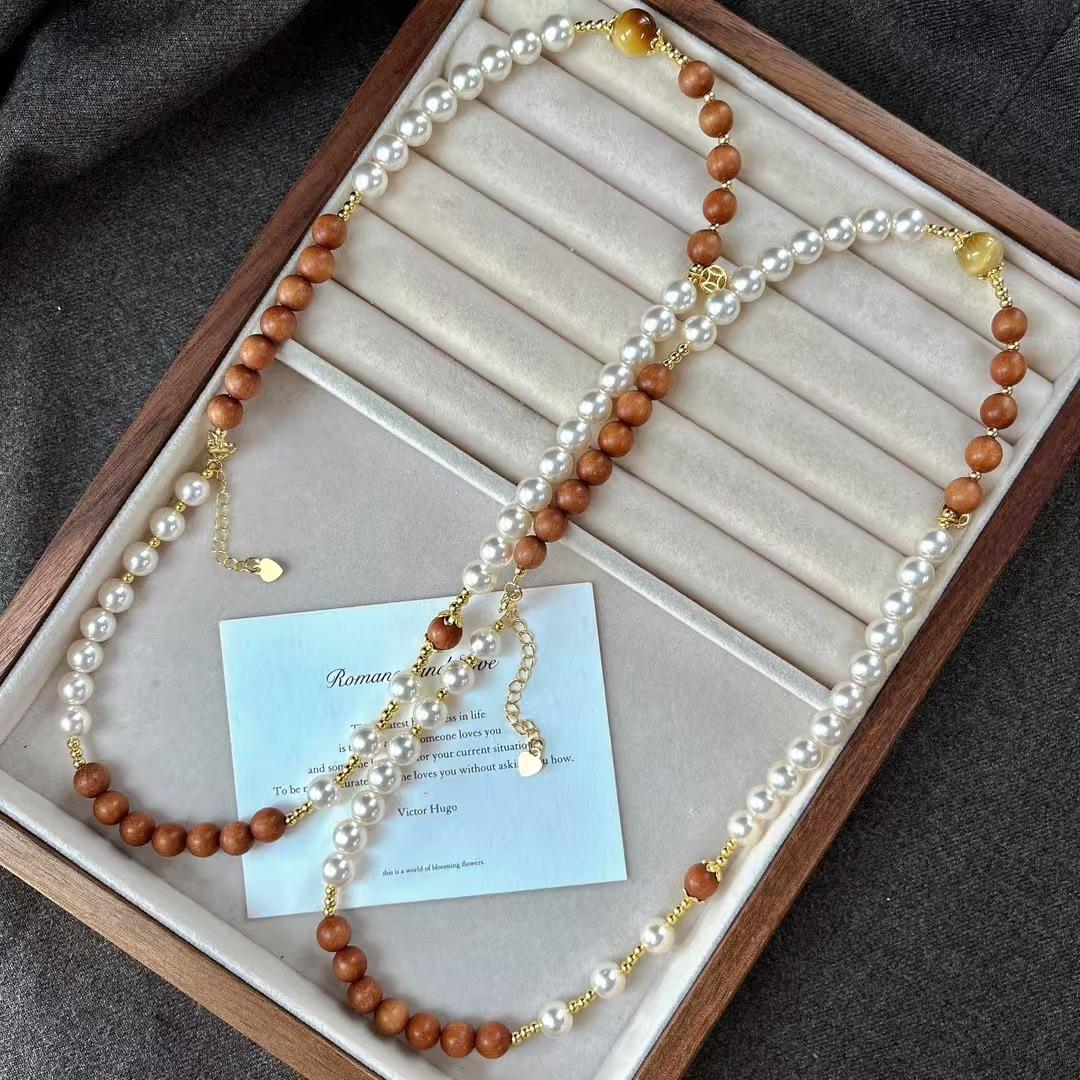 Vintage High Quality Maillard Color High Quality High Gloss Faux Pearl Sandalwood Necklace Clavicle Chain