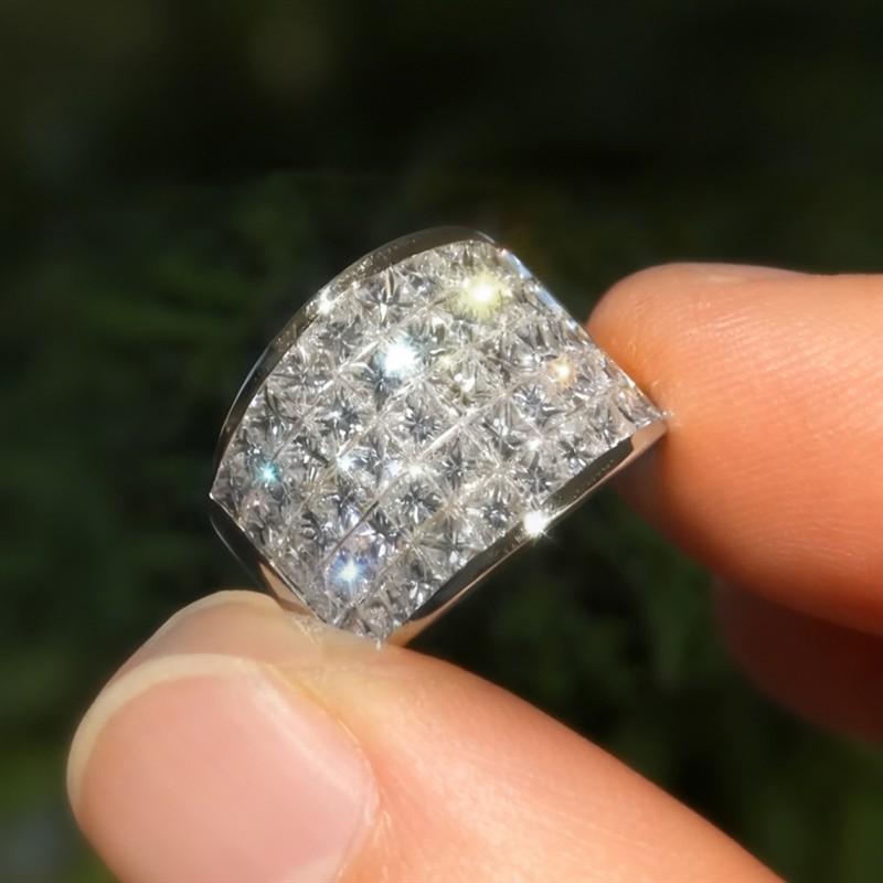 Huitan Gorgeous Bright Cubic Zirconia Wide Ring for Women Party Accessories Fashion Modern Silver Color Finger Jewelry for LadyGood product