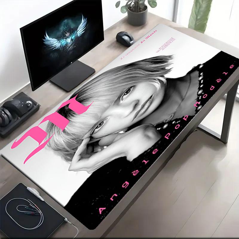 Podložka pod myš s motivem Angele, Protiskluzová gumová základna, Multifunkční kancelářská a domácí dekorace, Perfektní pro personalizaci pracovního prostoru.